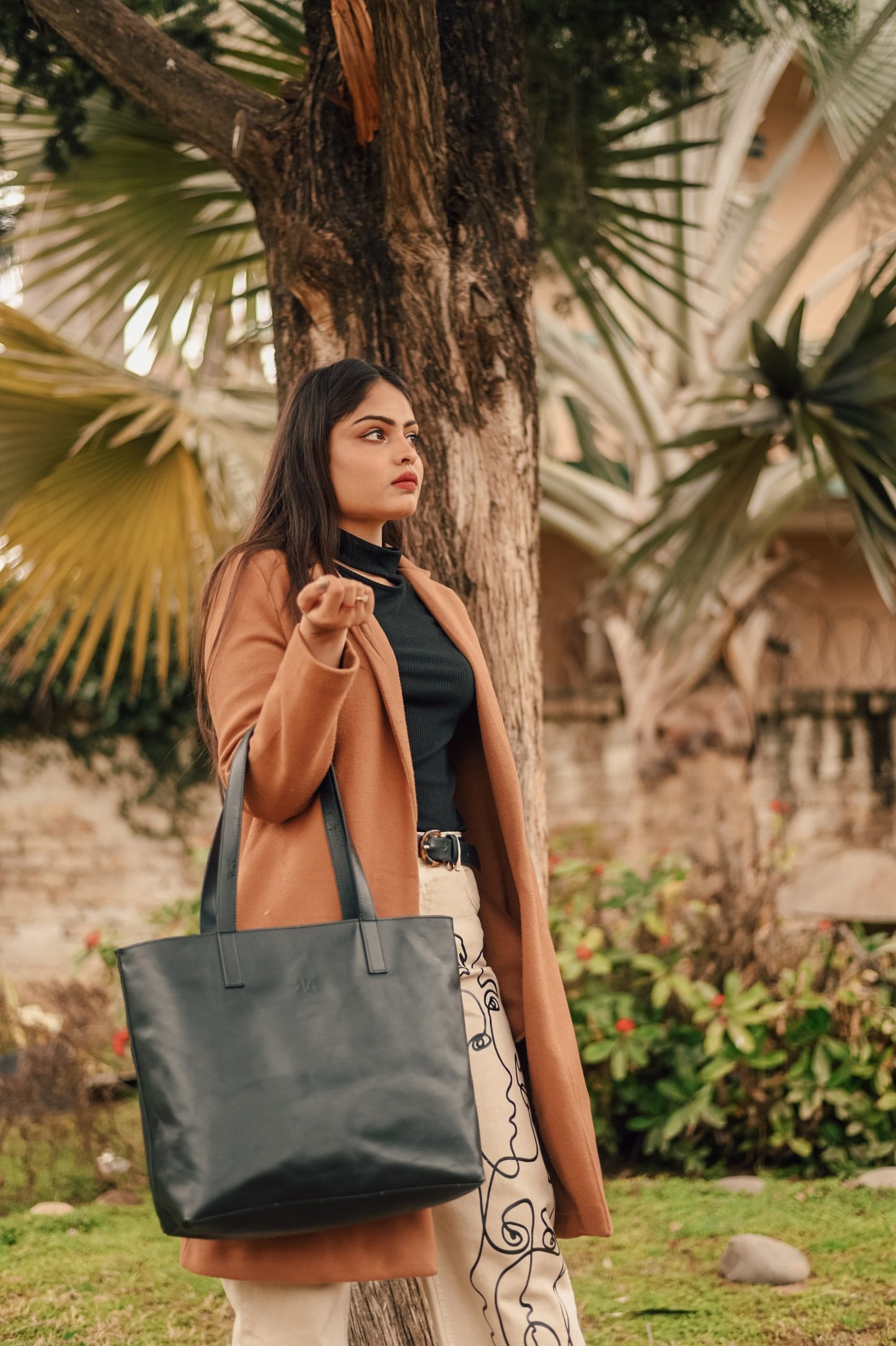 Zipper Leather Tote Black