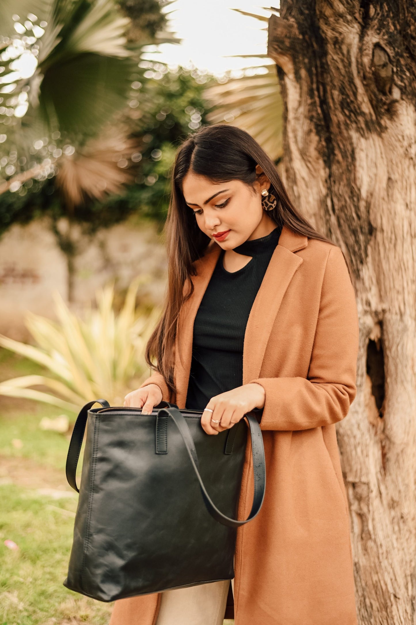 Zipper Leather Tote Black