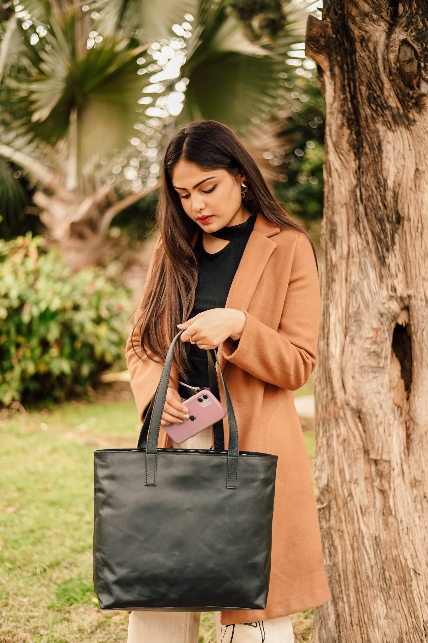 Zipper Leather Tote Black